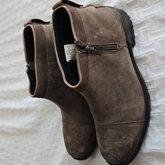 UGG ATTELL WATERPROOF LEATHER BOOTIE MOLE - Picture 3 of 8